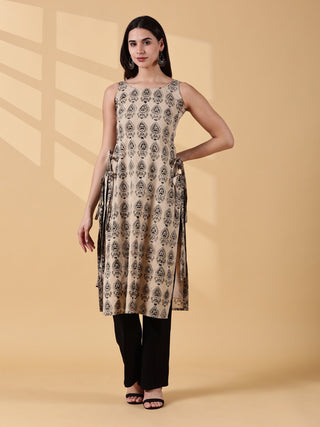 Pramiti Side-Slit Cotton Kurta - Sand Beige & Black Kalamkari