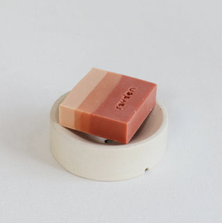 Fom Essentials - White